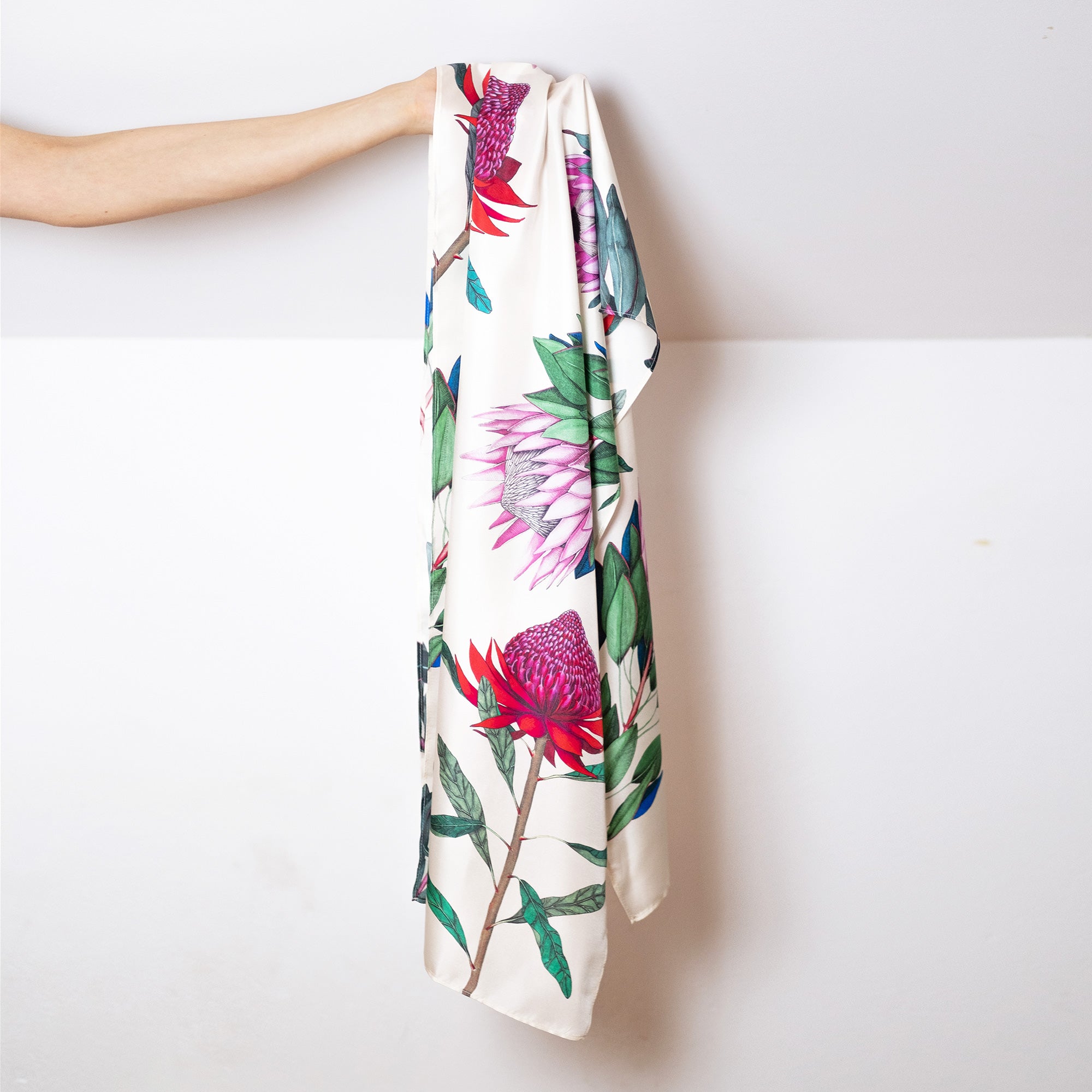 Botanic silk scarf - Protea Flora (cream)