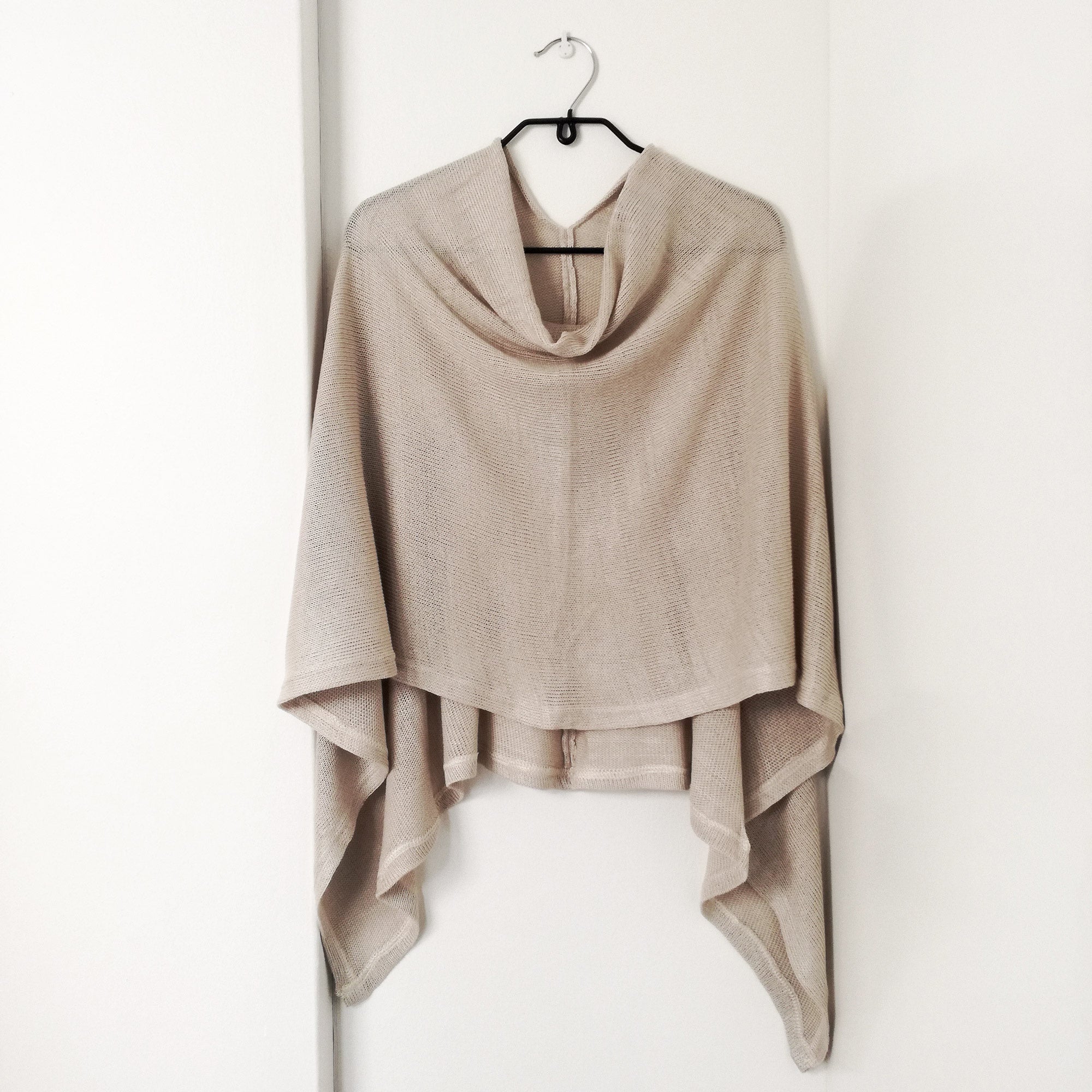 Knitwear - Bamboo Cotton Poncho (Stone)