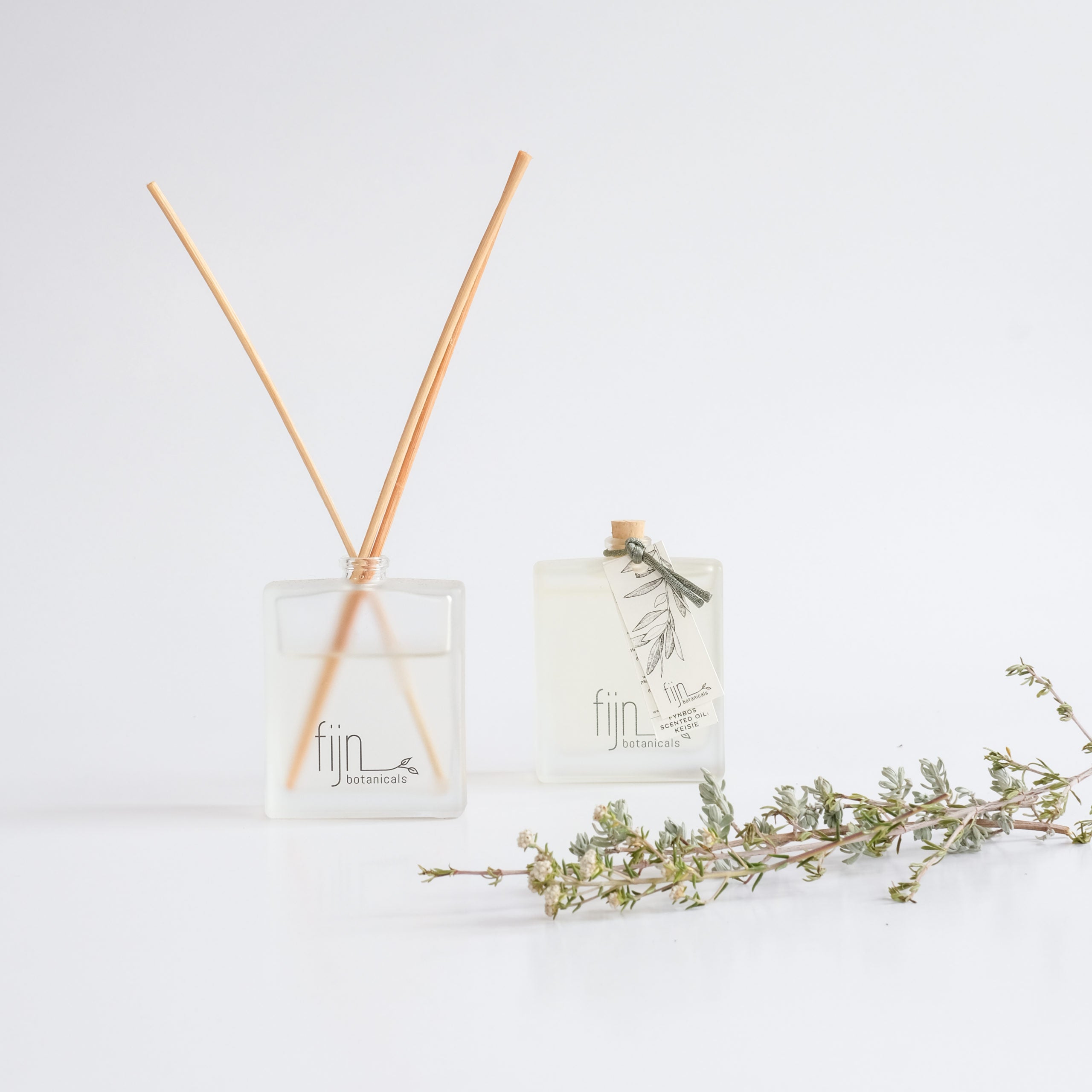 Fijn Botanicals diffuser on a white background