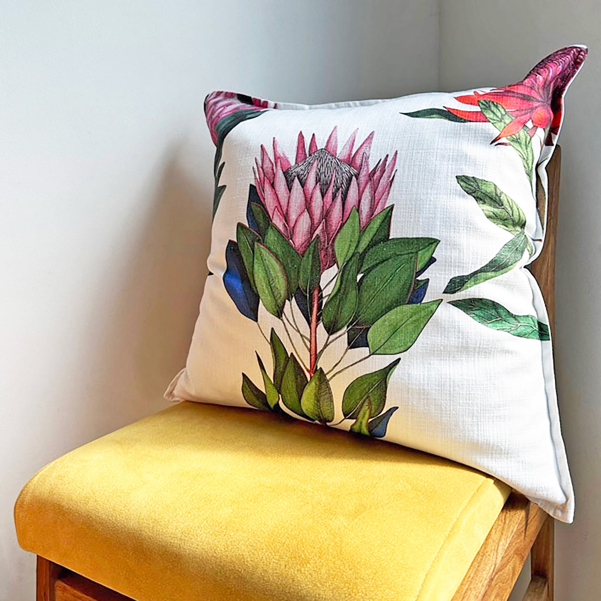 60x60cm cushion cover White Protea Flora SILVAN